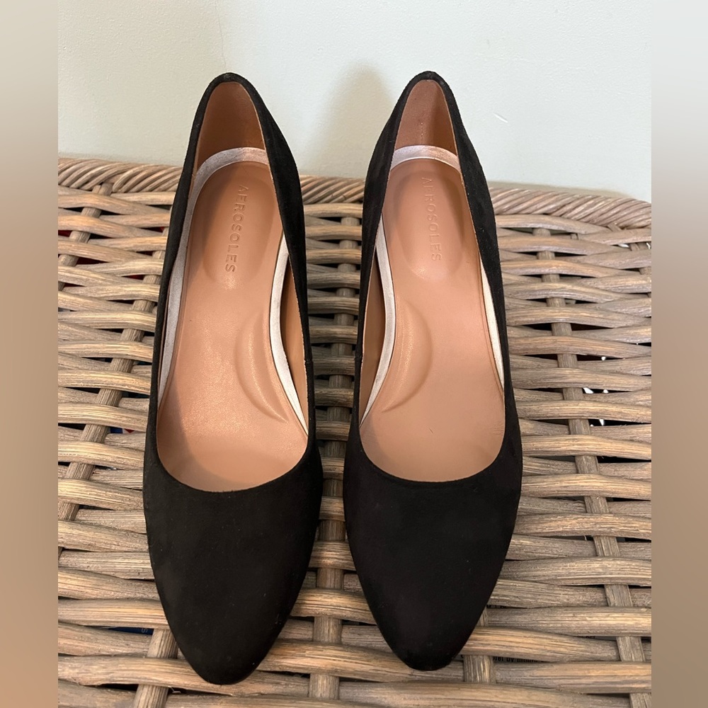 Women Aerosole Black Suede Heels Size 8